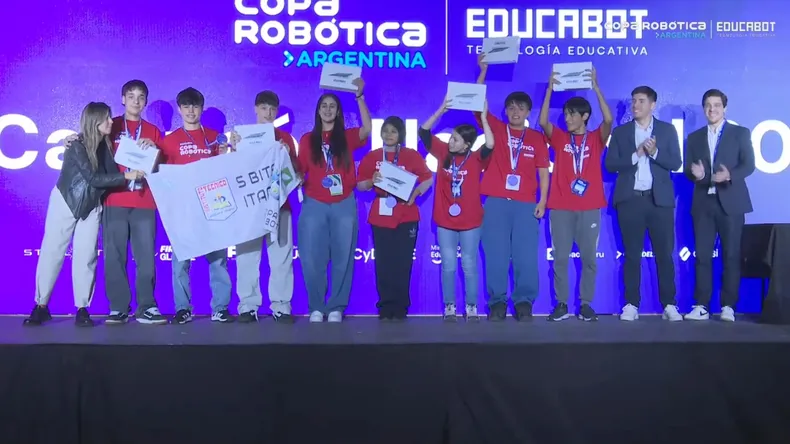 ESTUDIANTES SAMPEDREÑOS SE CONSAGRAN CAMPEONES NACIONALES EN LA COPA ROBÓTICA ARGENTINA 2025
