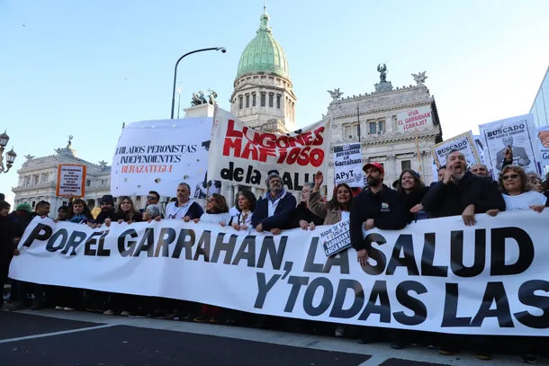 TRABAJADORES DEL HOSPITAL GARRAHAN VUELVEN AL PARO TRAS EL VETO A LA LEY DE EMERGENCIA PEDIÁTRICA