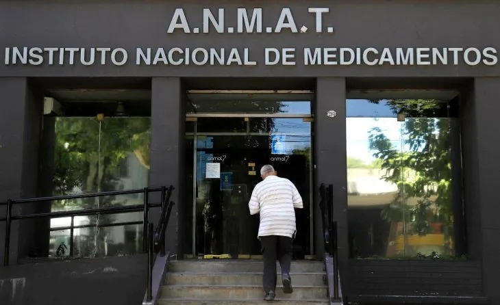 ANMAT INHIBIÓ A OTRO LABORATORIO POR IRREGULARIDADES EN SUS PROCESOS DE PRODUCCIÓN